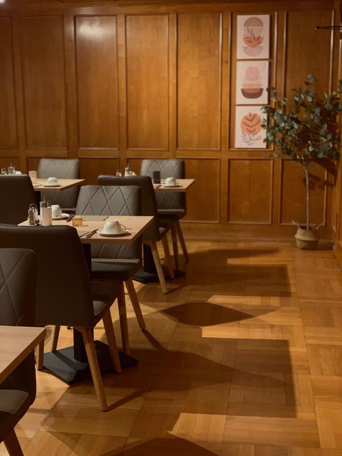 Hotel Waldhorn 2*